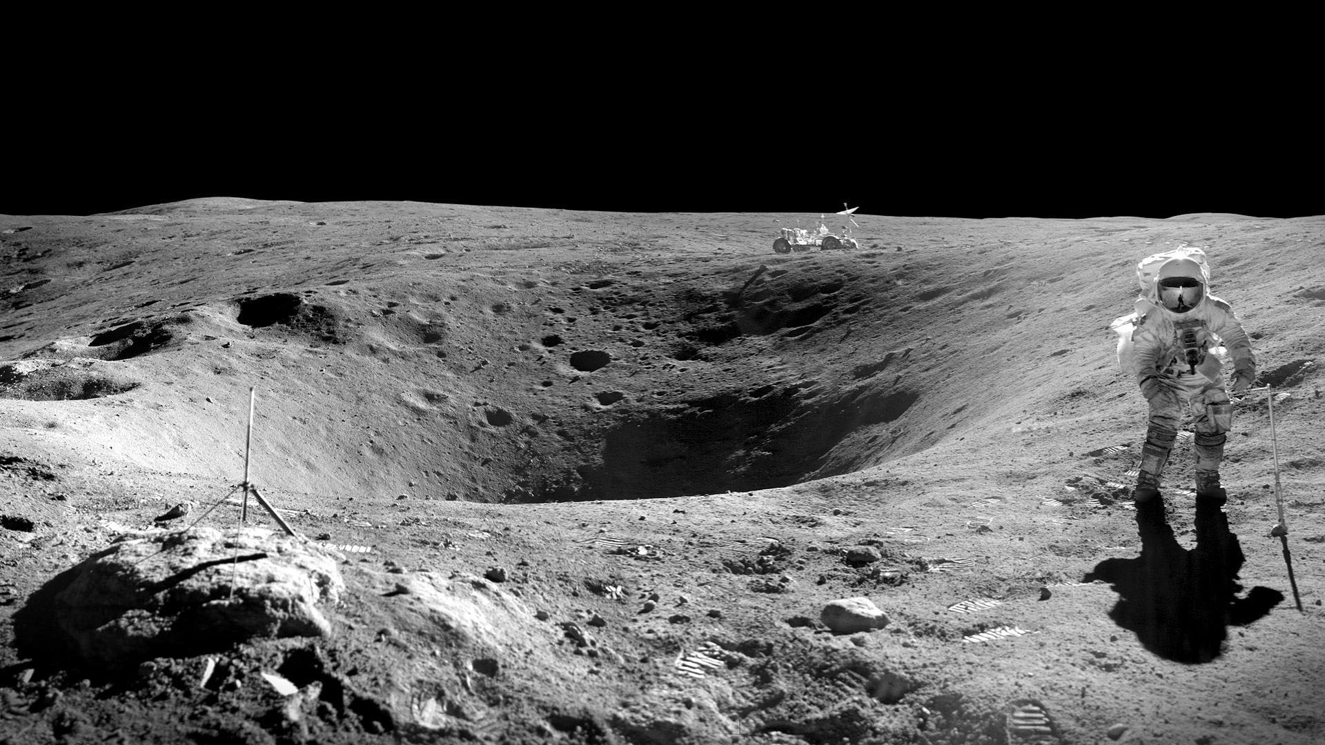 Astronaut Walking On The Moon Swiss Space Center - 